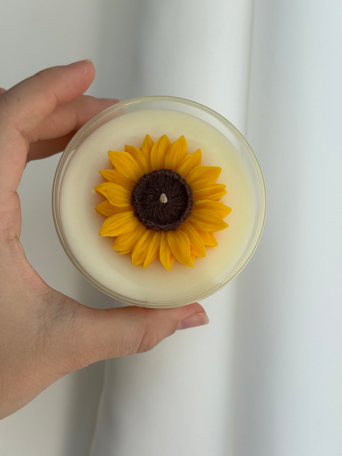 Sunflower candle | straight glass jar | 200ml