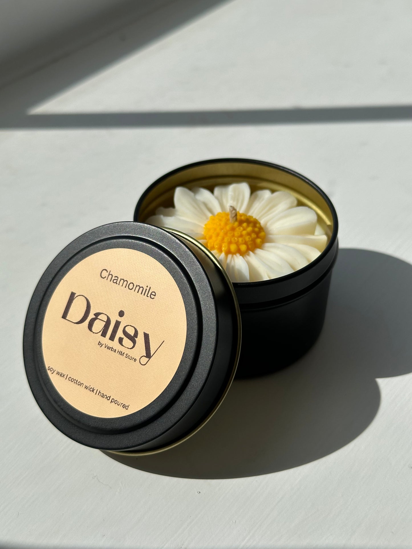 Daisy candle | 100ml | black tin