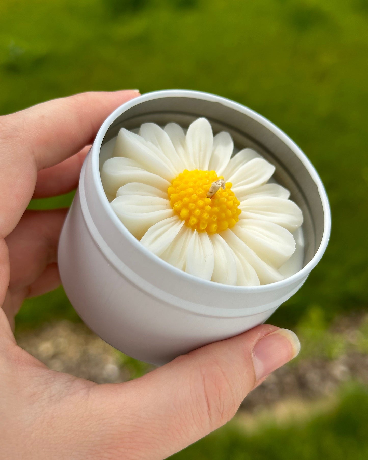 Daisy candle | 100ml | white tin
