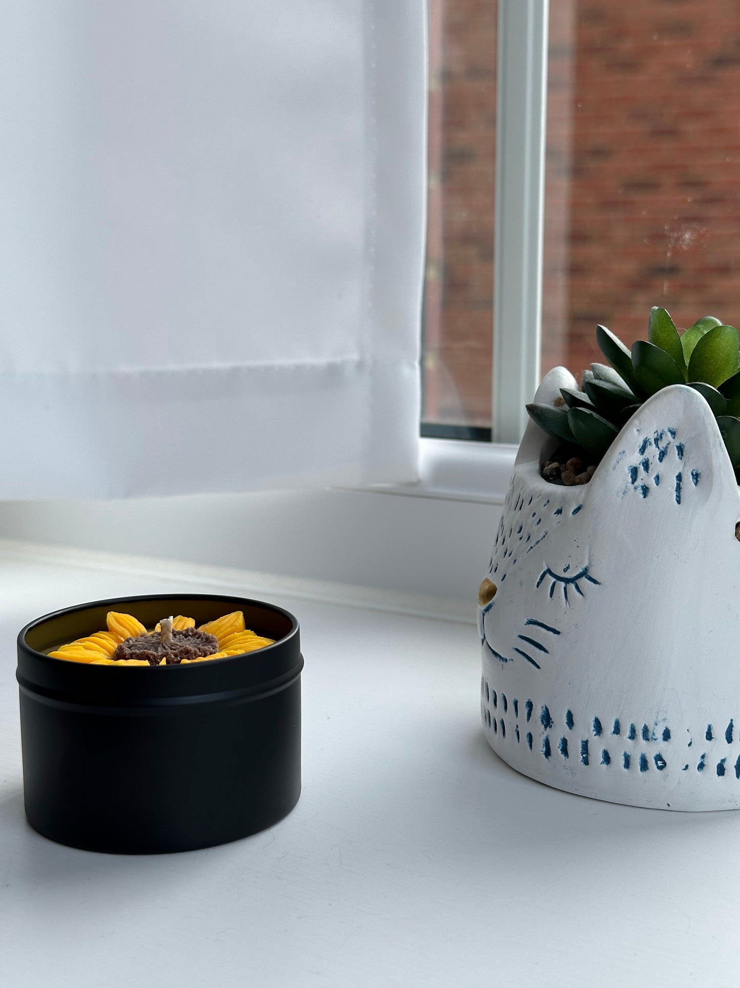 Sunflower candle | 100ml | black tin