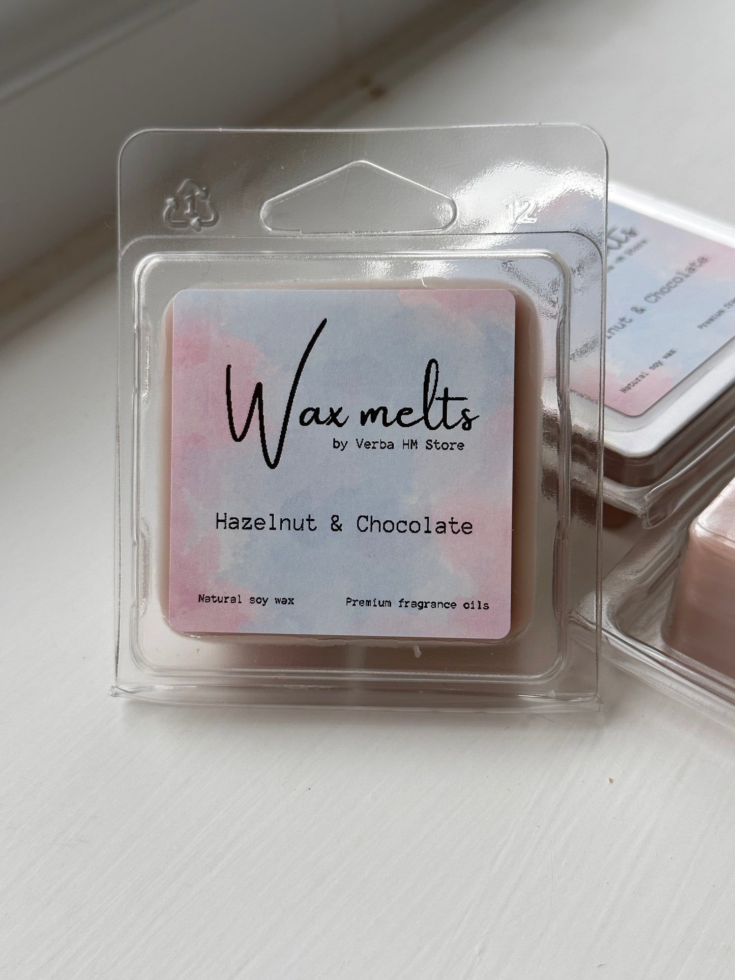 Wax melts in clamshell